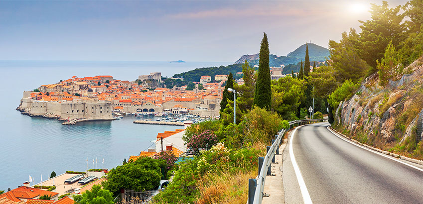 Anreise nach Kraotien - Küstenstraße in Dubrovnik.