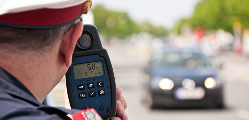 Geschwindigkeitskontrolle durch die Polizei Österreich.