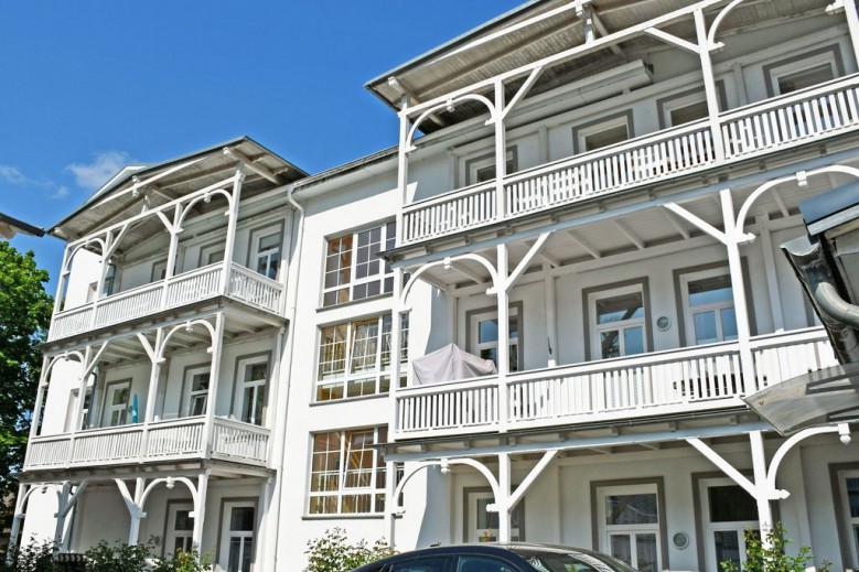 Appartementhaus mit Balkon im Ostseebad Göhren (HN