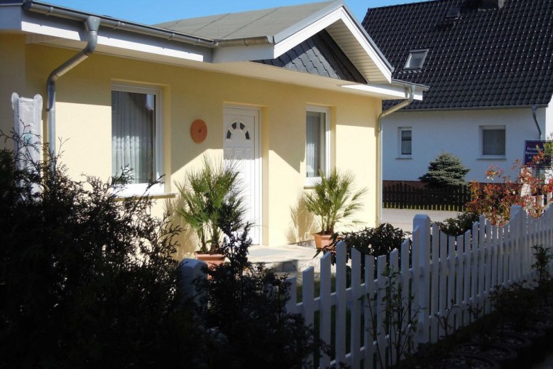 Bungalow in ruhiger Lage mit gemütlichem Pavillon