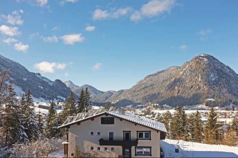 Dreimäderlhaus am Berg