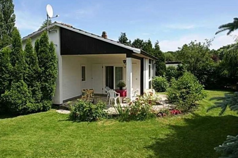 (EIC4)  Bungalow Bullwinkel