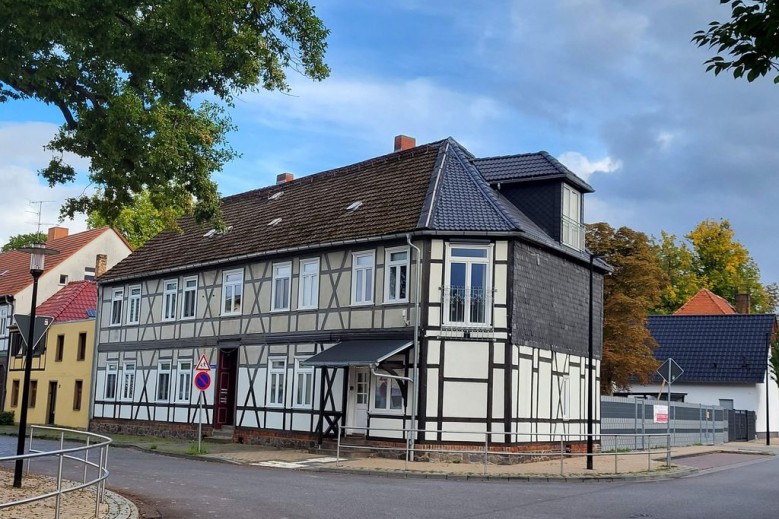 Einzelwohnung im EG mit Terrasse und AC