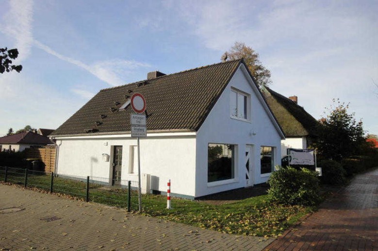 Ferienhaus Avalon mit Terrasse und kleiner Grünflä