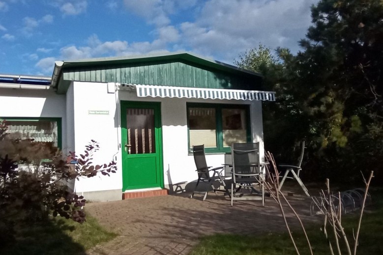 Ferienhaus mit Gartenblick