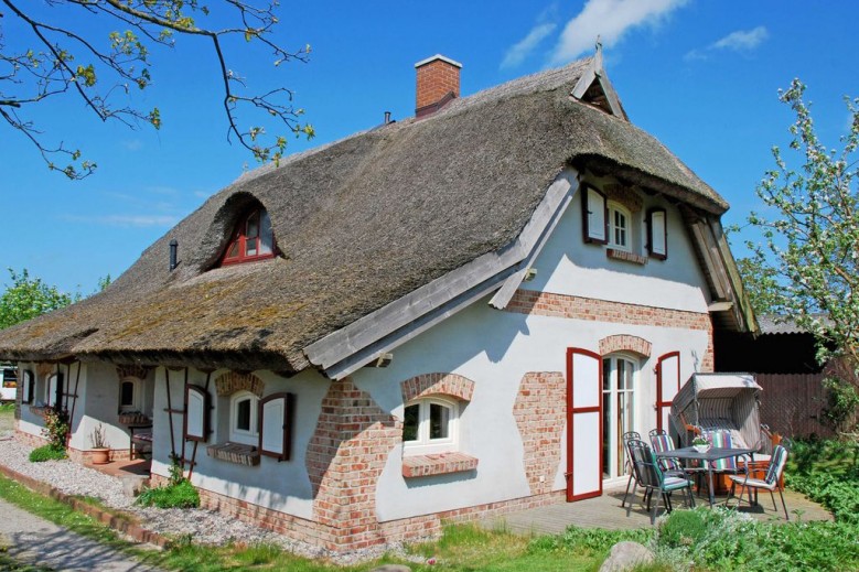 Ferienhaus Sonnenwinkel unterm Reetdach mit Sauna