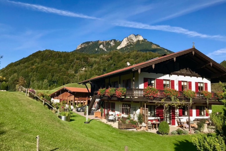 Ferienwohnung Dräxl Garten und Bergblick