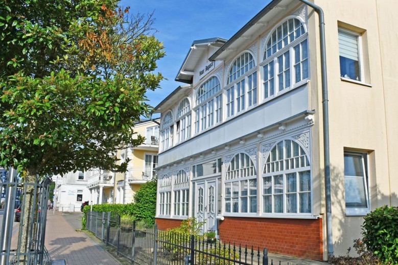 Ferienwohnungen mit Terrasse o. Balkon Ostseebad G