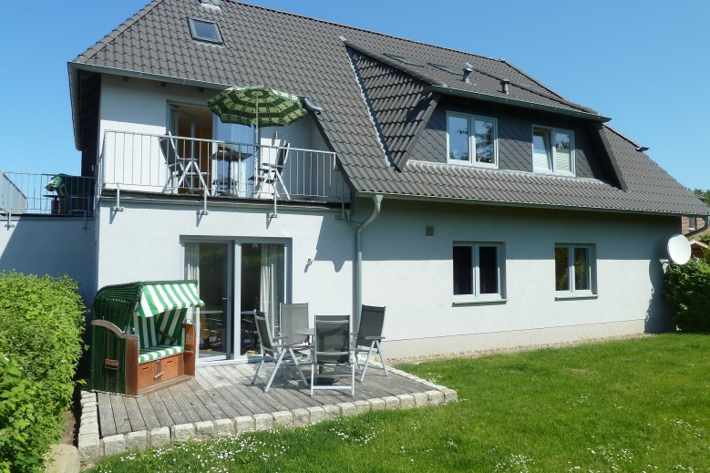 Fewo Alt Glowe 3 mit Terrasse und Garten