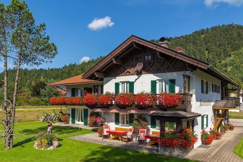 Gästehaus Karwendelblick - Ferienwohnung/Parterre