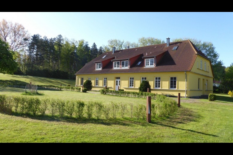 Gut Rattelvitz Parterre C, hochwertig, Sauna, Kamin, eTankstelle, Spie