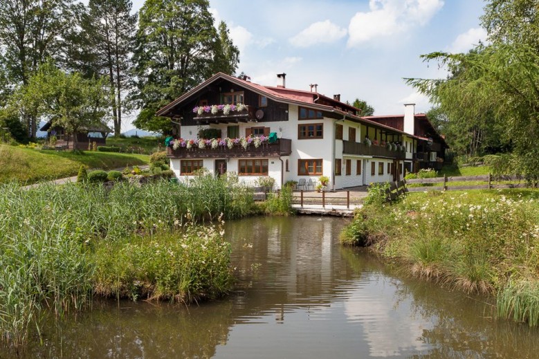 Haus am Teich