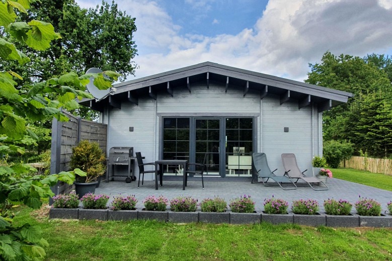 Idyllisches Blockbohlenhaus mit eigenem Garten und Sauna zum Wohlfühle