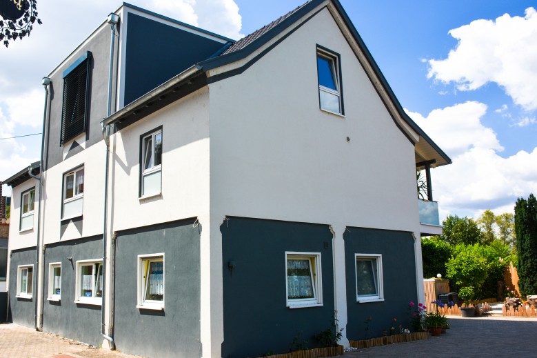 Main Gästehaus Sommerzimmer