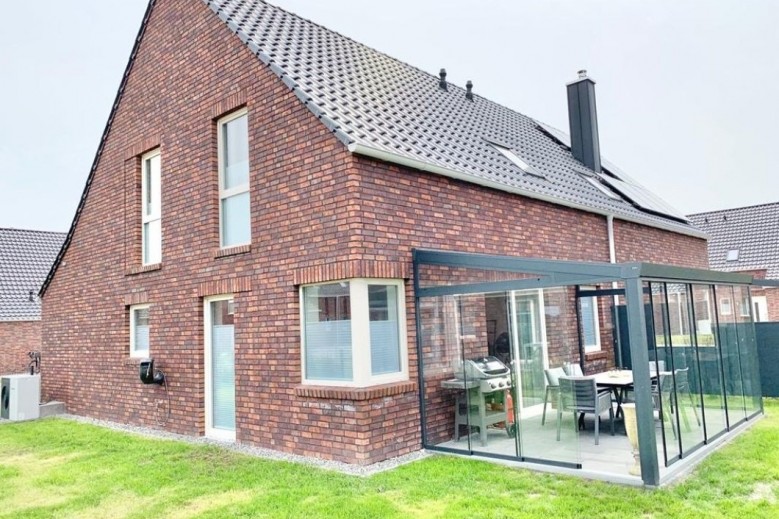 Neues Ferienhaus mit Sauna und eingezäunten Garten in Fedderwardersiel