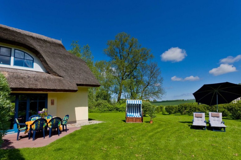 Reetdachhaus Eibe 2 mit Kamin Sauna WLan