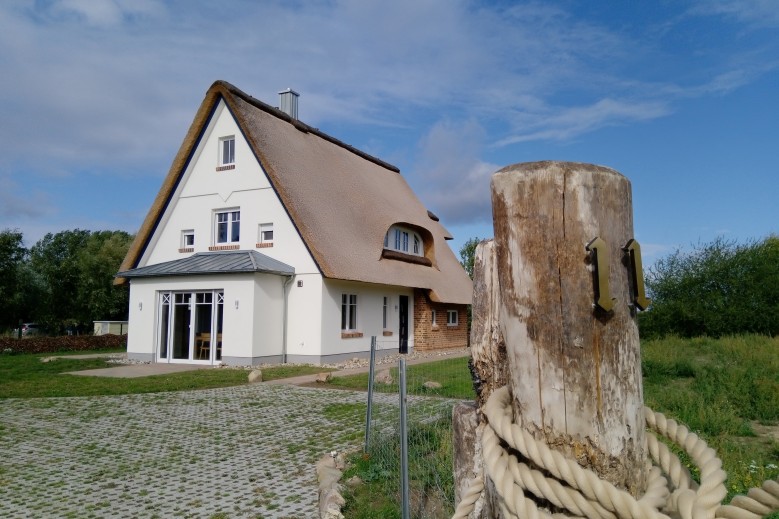 Reethaus Strandgut - geräumiges FH, 5 Schlafzimmer, Sauna und 3 Terras