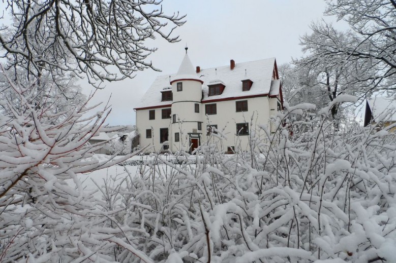 Schloß Roßdorf Ferienwohnungen & Camping