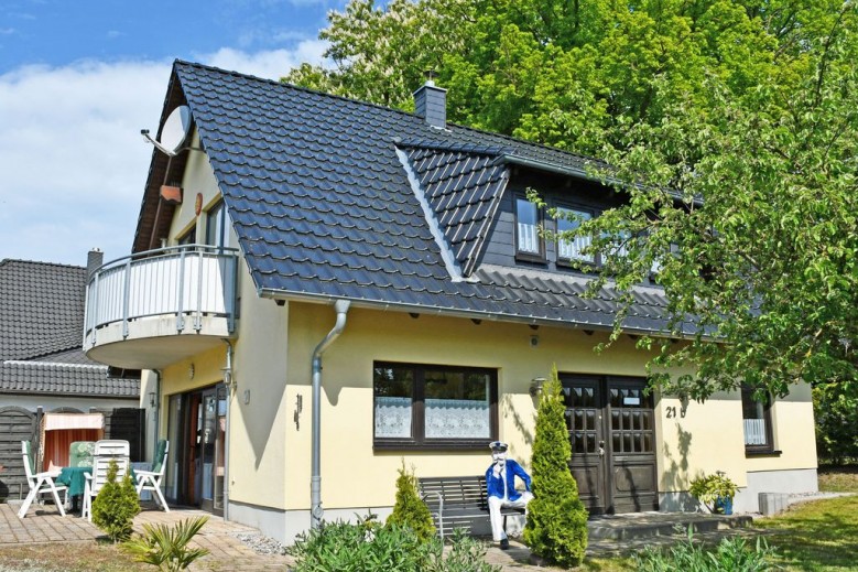 schönes Ferienhaus mit Kamin und Sauna im Ostseeba