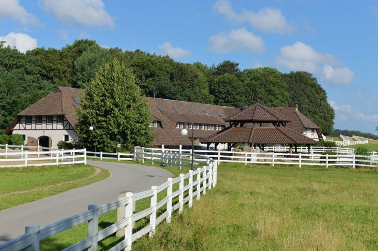 STÖRTEBEKER APPARTEMENTS  STÖRTEBEKER PFERDEHOF