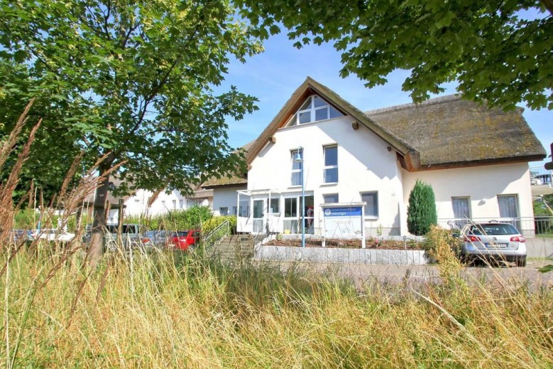 Strandhaus Mönchgut Bed & Breakfast Lobbe