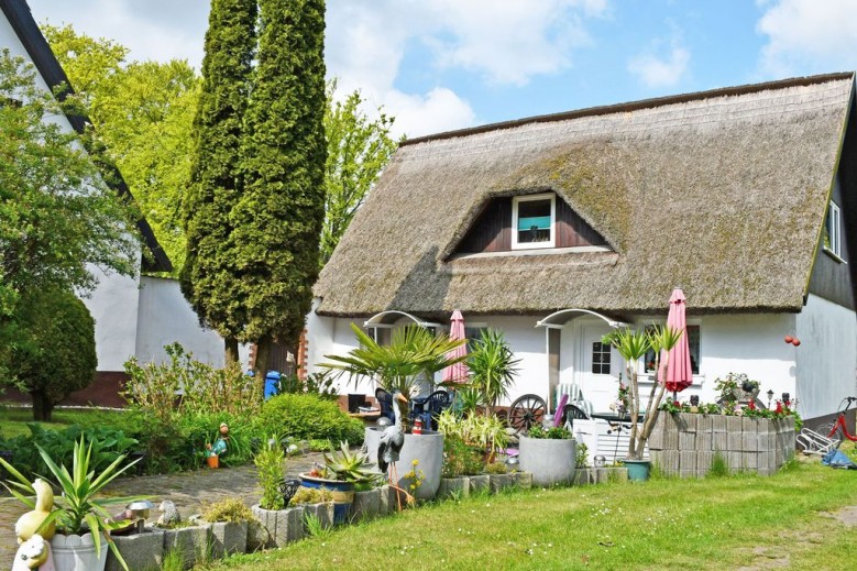 Urlaub unterm Reetdachhaus am Neuensiener See