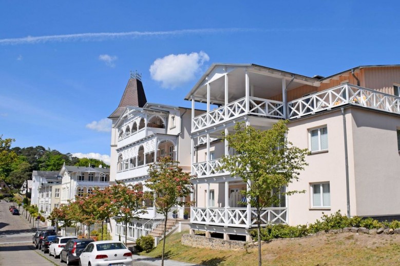 Villa Sonneck - Ferienwohnung 3 mit Balkon und Str